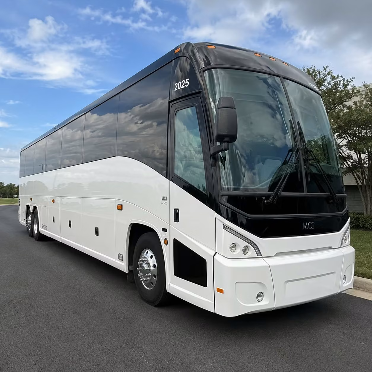 with the right bus your team stays productive on the road